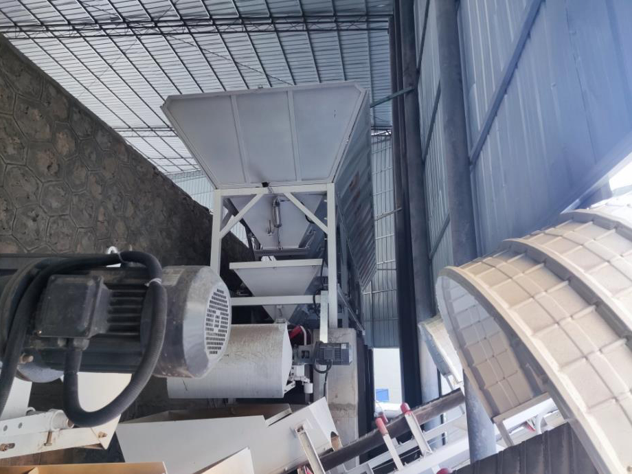 HZS90 Concrete Mixing Station (Qiaojia, Yunnan) (2)