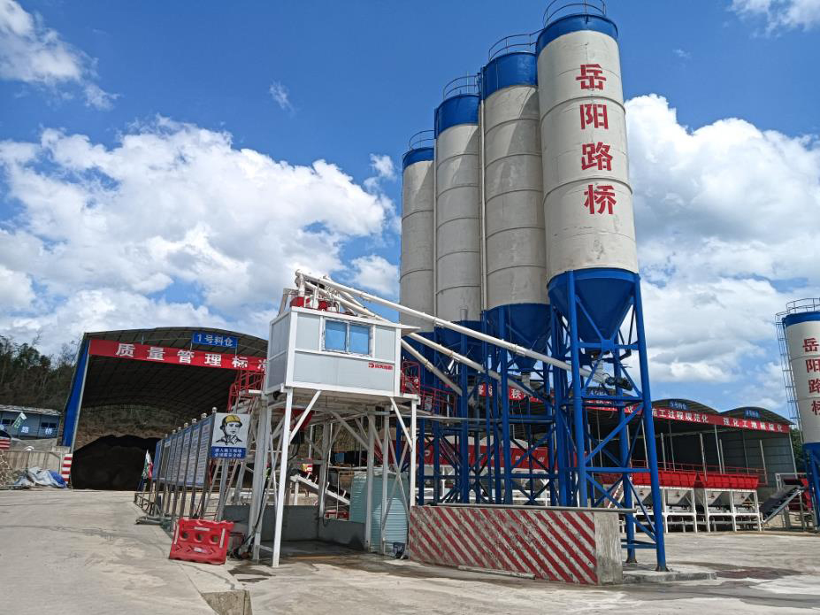 HZS90T Bucket-Lifting Type Concrete Mixing Plant (Qiongzhong, Ha (1)